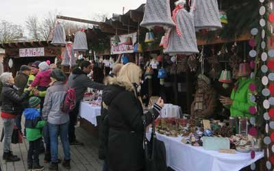 Immer wieder ein Publikumsmagnet: Der Nikolausmarkt auf dem Geländes des Sankt Nikolaus KJF Berufsbildungs- und Jugendhilfezentrums in Dürrlauingen (Foto: KJF/privat)