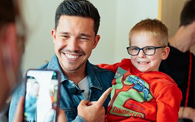 Patient*innen erleben Nico Santos hautnah