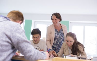 Einen Beruf mit Zukunft und Sinn ergreifen: die Ausbildung in Heilerziehungspflege bei der KJF. 