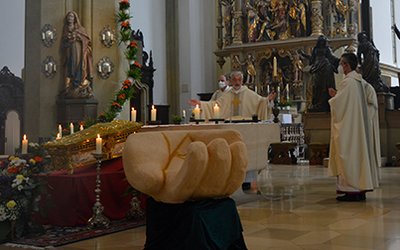 Prälat Günter Grimme zelebriert Ulrichsgottesdienst