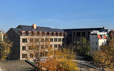 Die Sanierungsarbeiten am Schulgebäude der Frère-Roger-Schule in Augsburg-Oberhausen sind abgeschlossen. Foto: KJF Augsburg / Michael Wagner